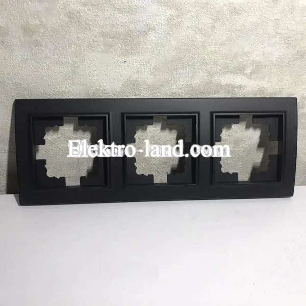 Рамка тройная черная Giselt Milana G8320